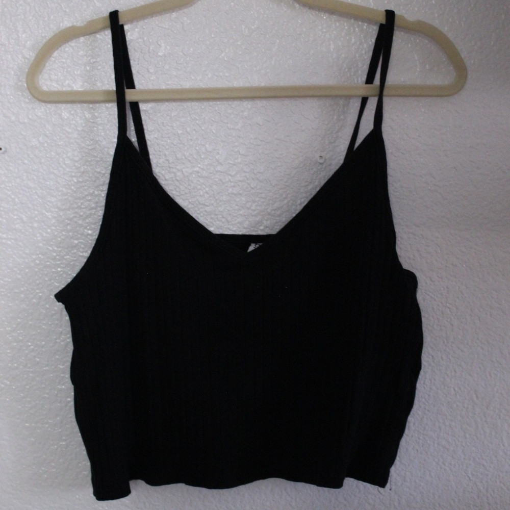 Black crop tank top